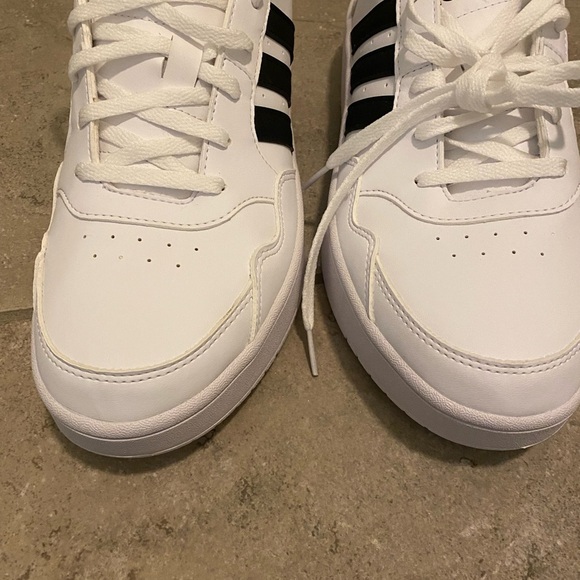 Men's adidas Hoops 3.0 Low Basketball Shoes Size 9.5 IG6115 Old School - Picture 2 of 8